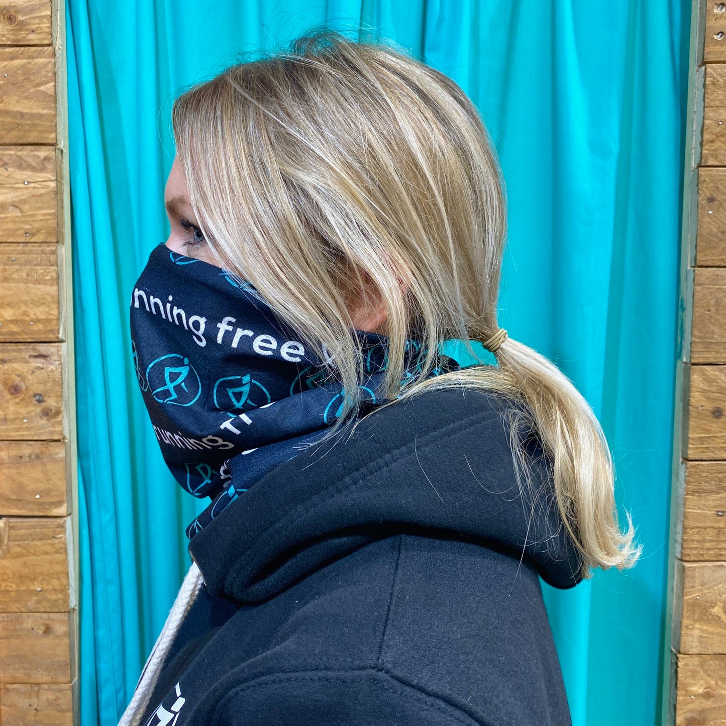 Running Free Scarf